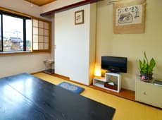 Rooms Steeped in Streetscape Charm, and In-Room Dining