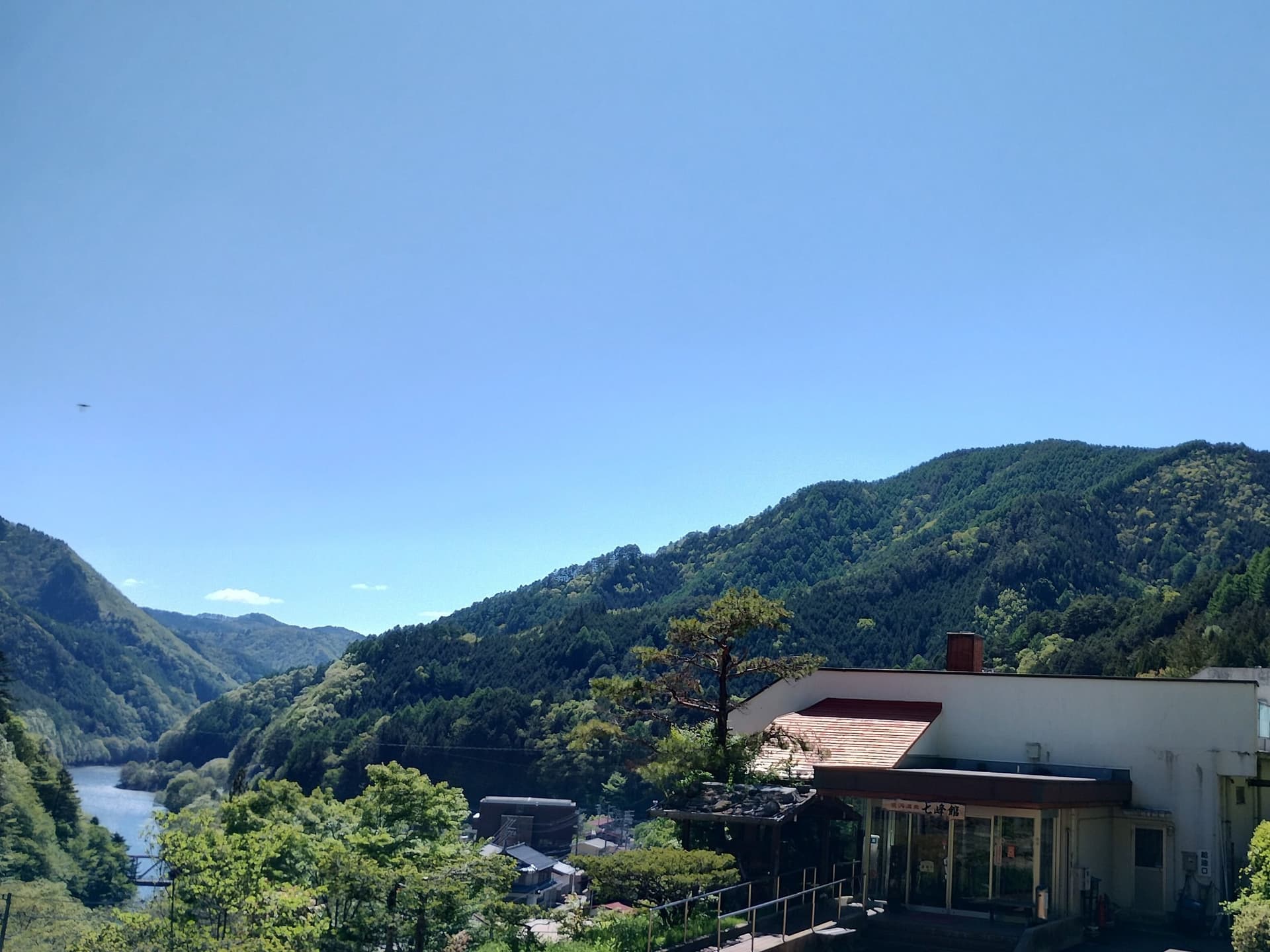An Onsen Inn Deep in the Mountains