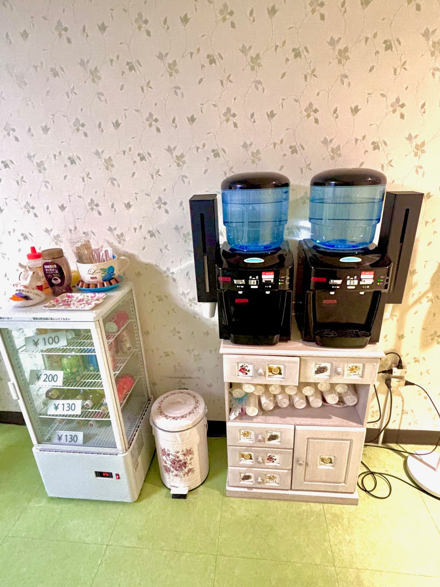 무료 정수기·공용 가전