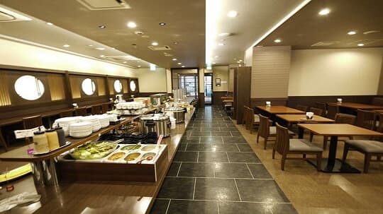 免费日式西式自助早餐