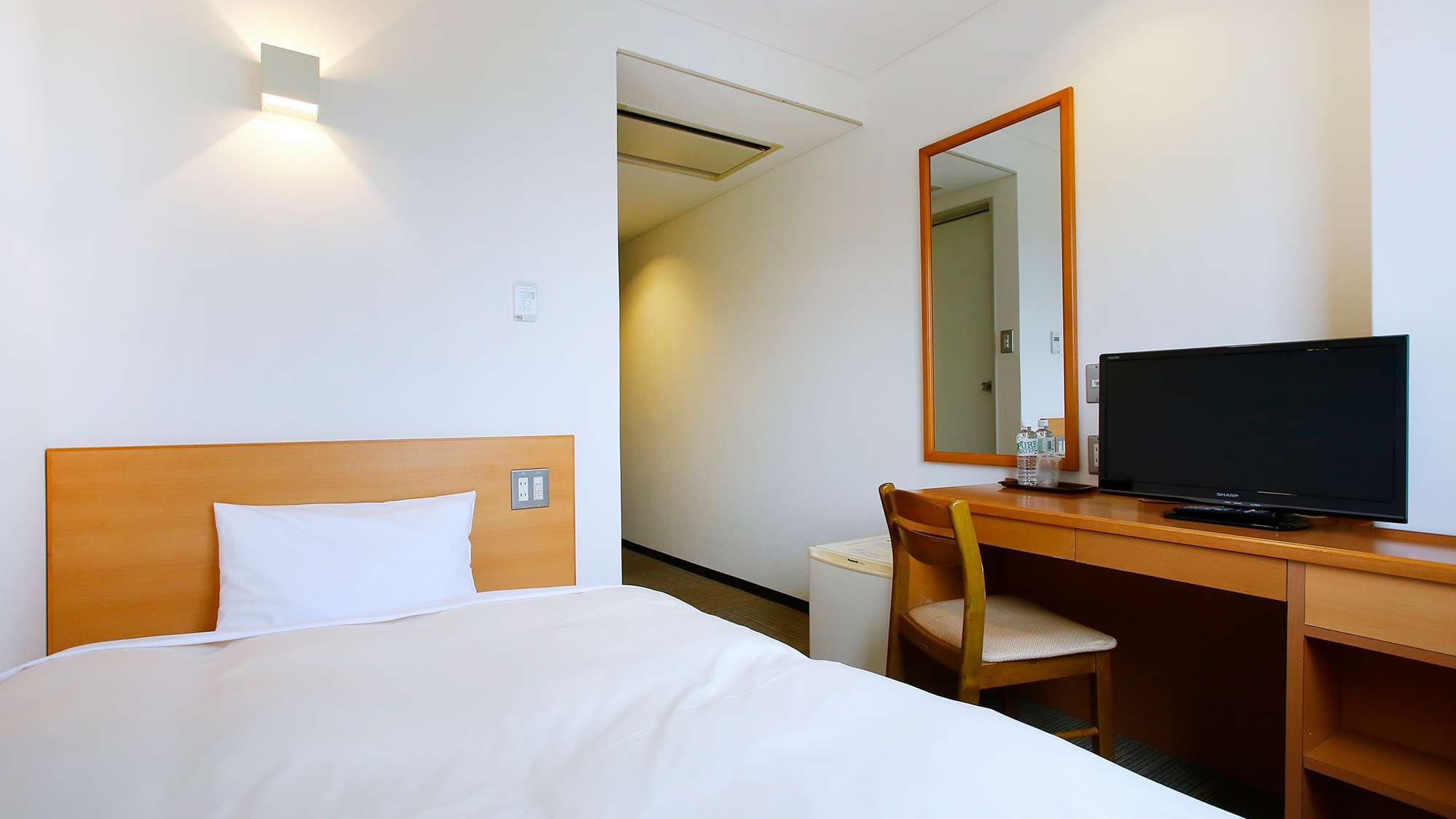 Semi-double beds in singles
