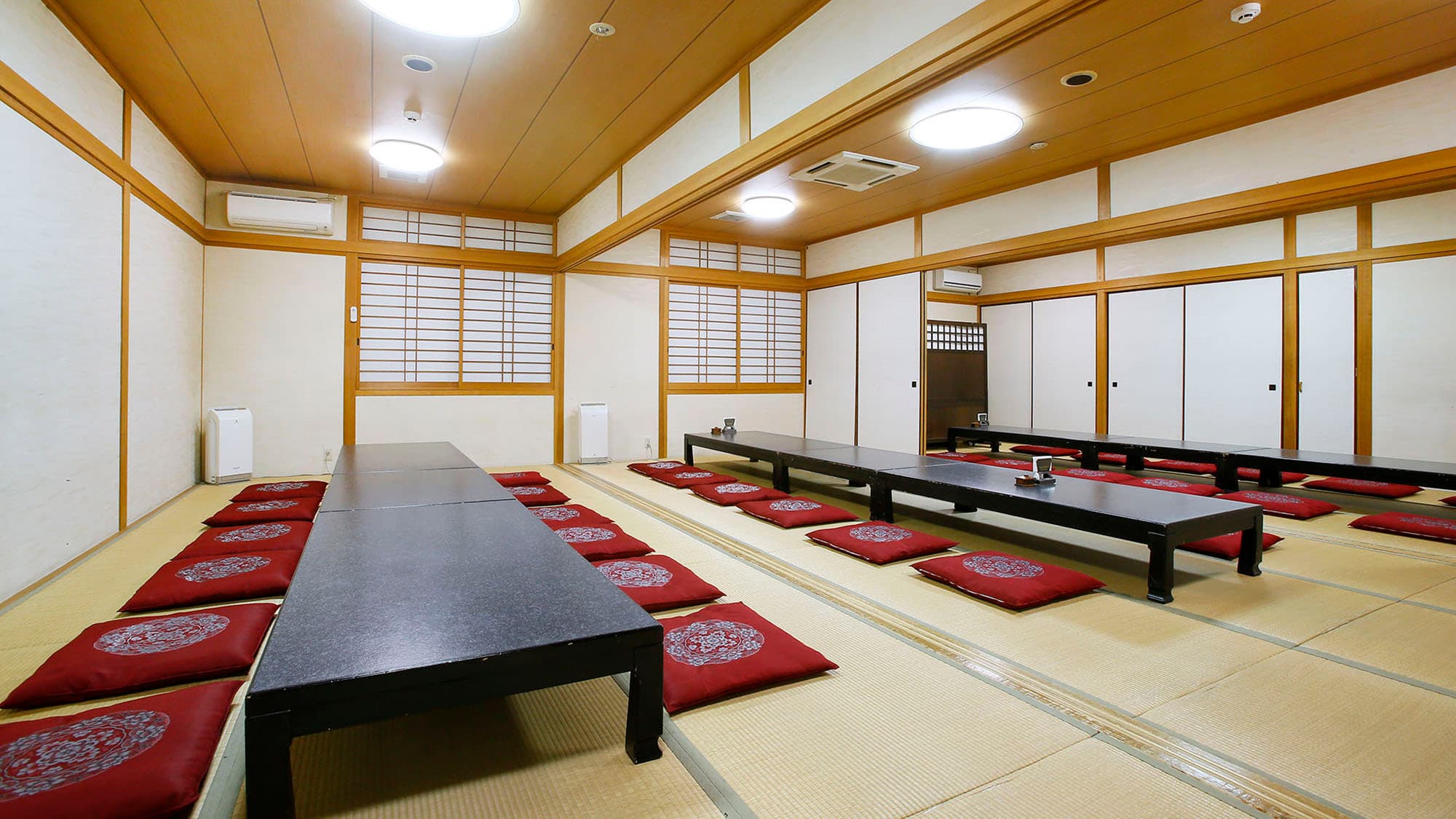 Banquet halls large and small