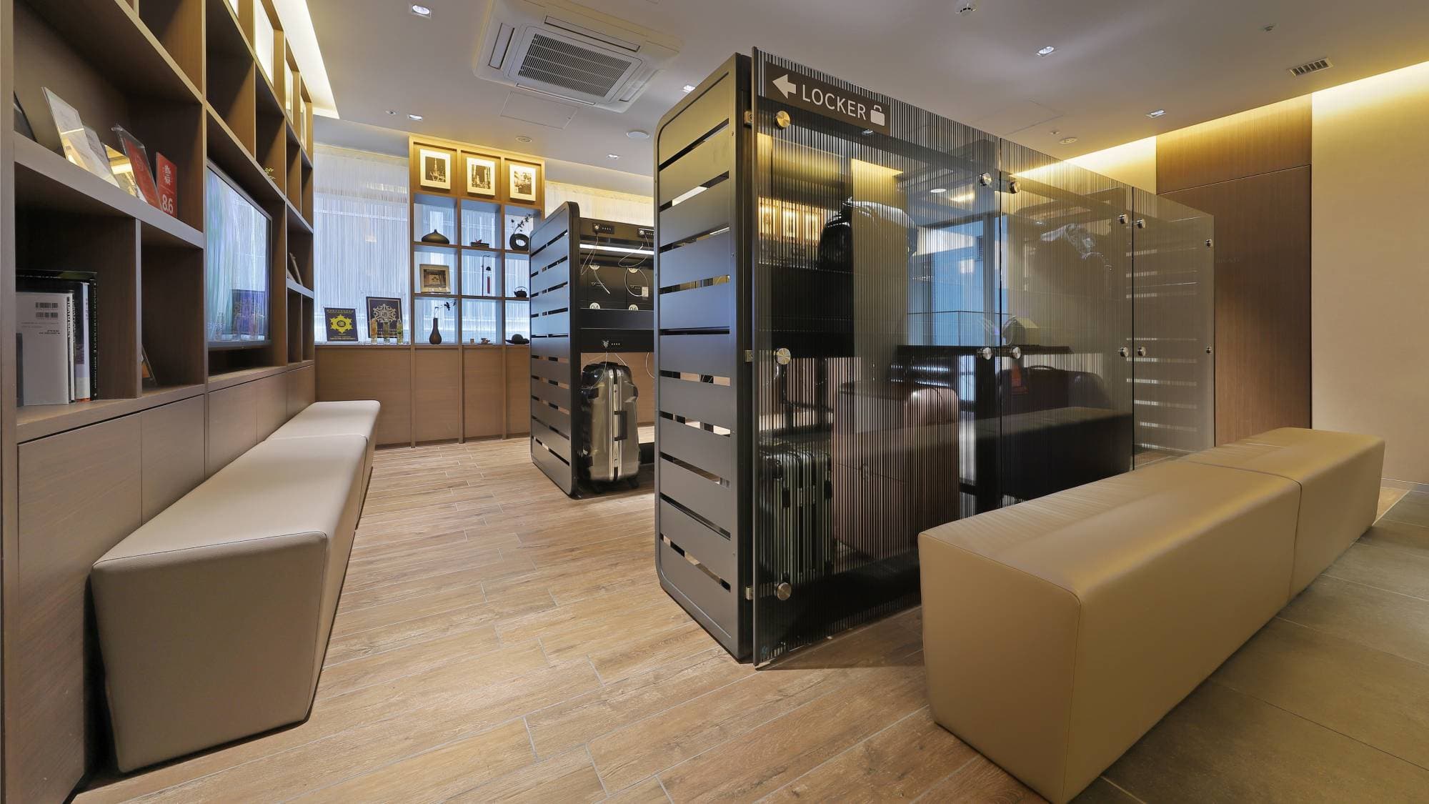 Guest-only self lockers