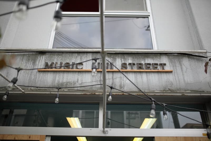 Music Uni Street Backpackers Hostel