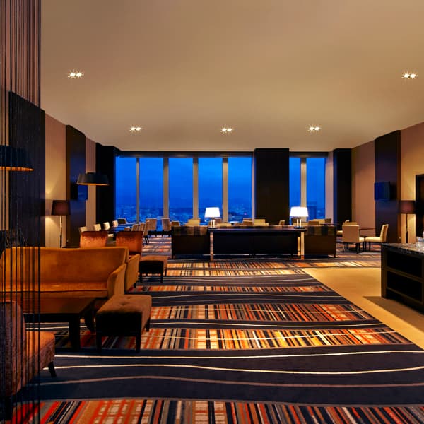 35th–36th floor club lounge