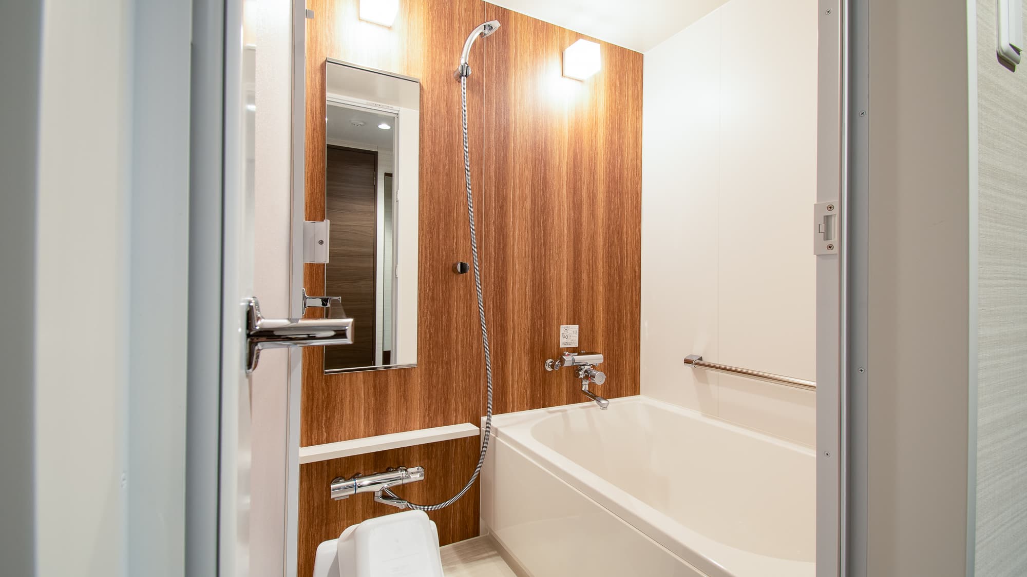 3-separate bathrooms