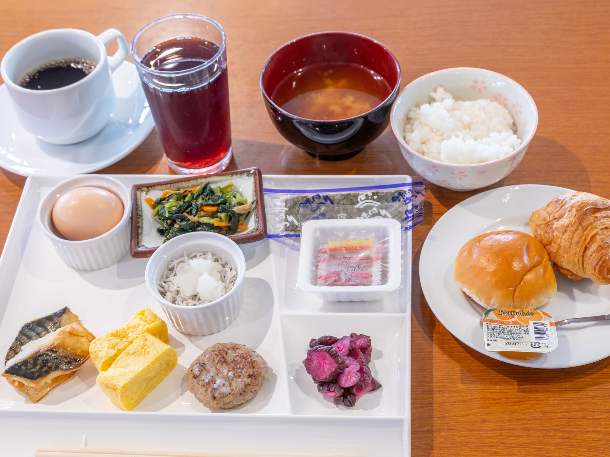 Japanese-Western breakfast buffet