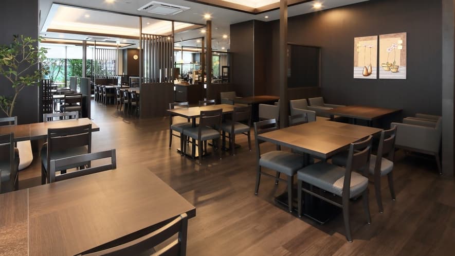 Fresh-baked breakfast buffet