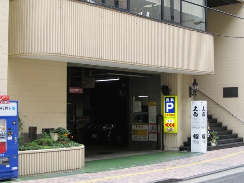 1층 실내 주차장