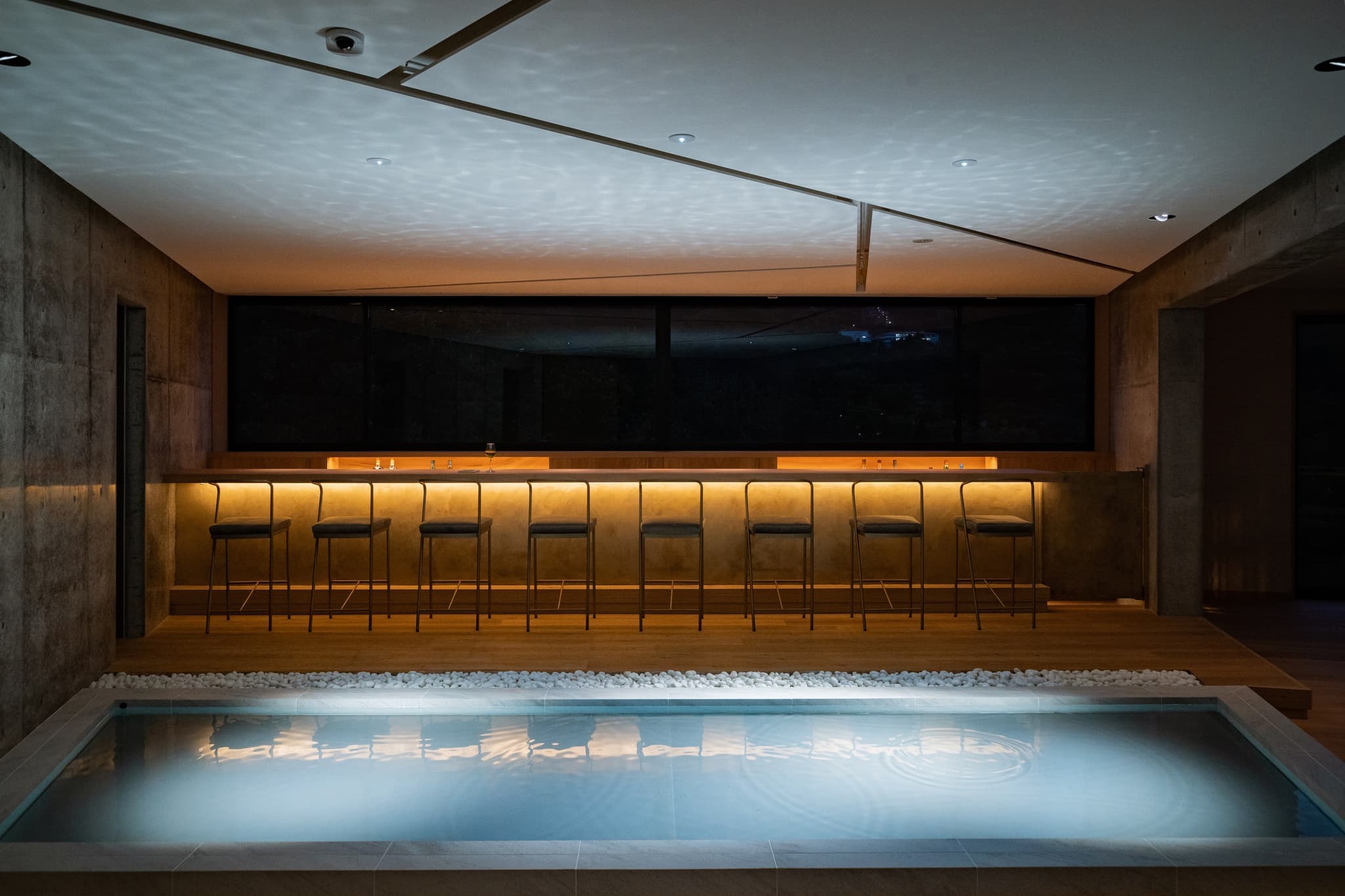 Forest-view bar