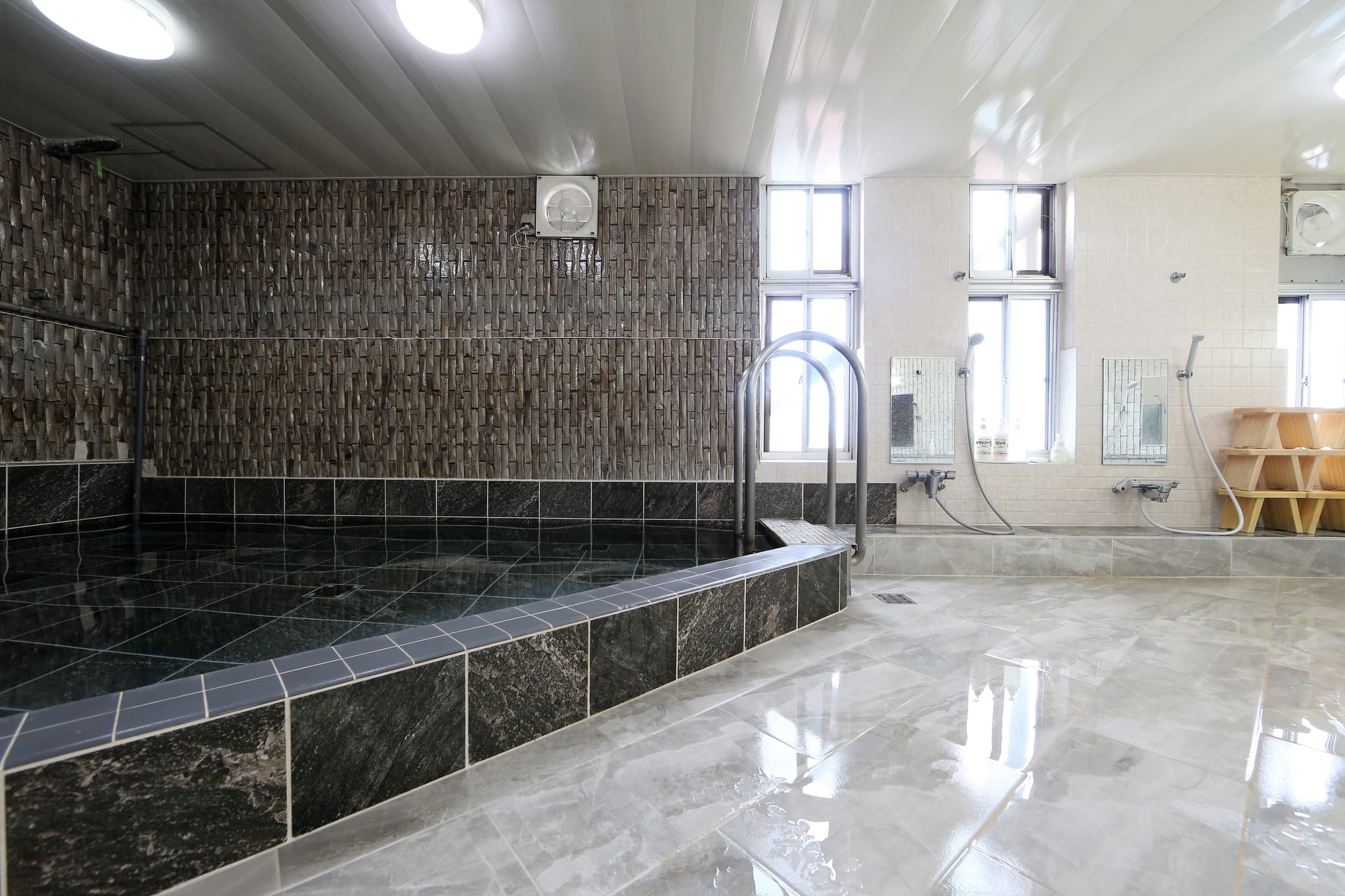 The Private Designer Bath 'Fukufune'