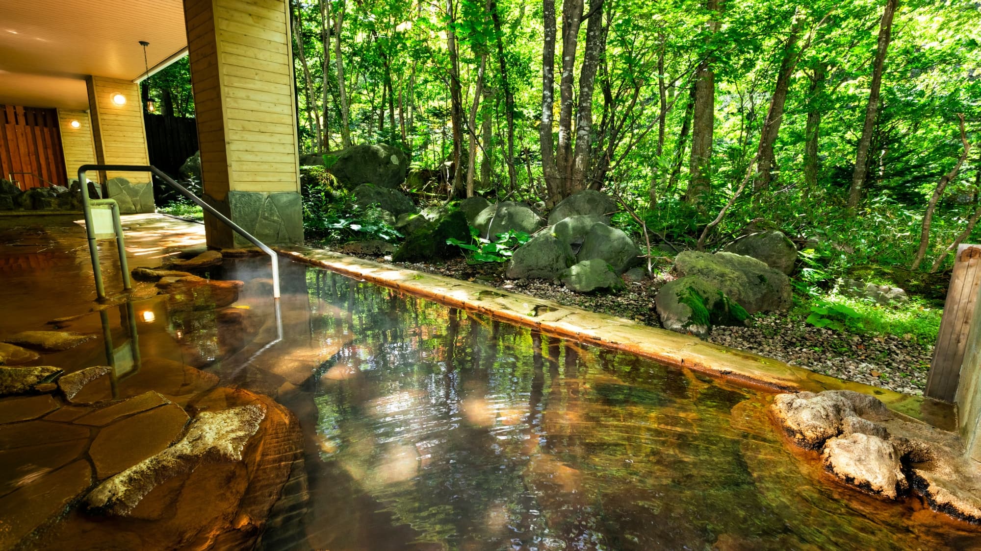 Free-flowing sulfur spring