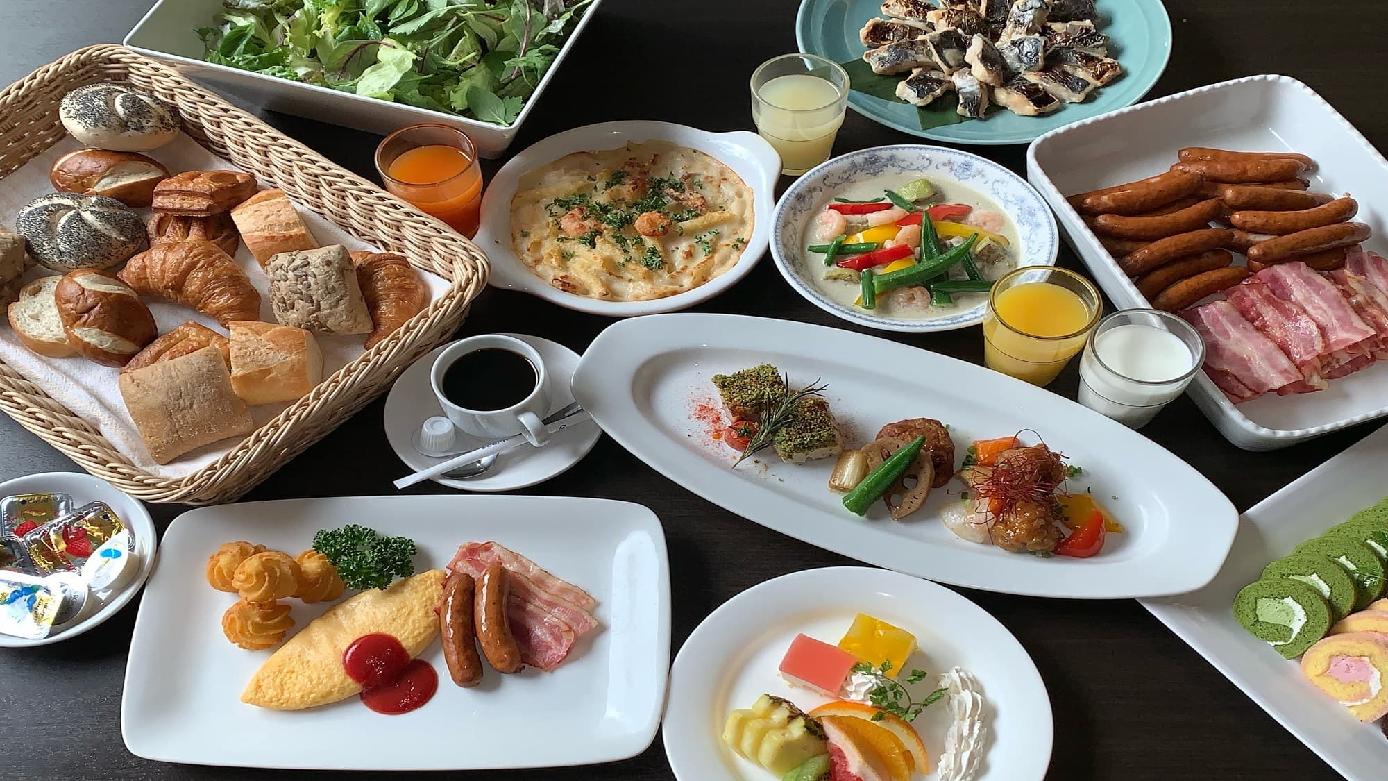 30+ item breakfast buffet