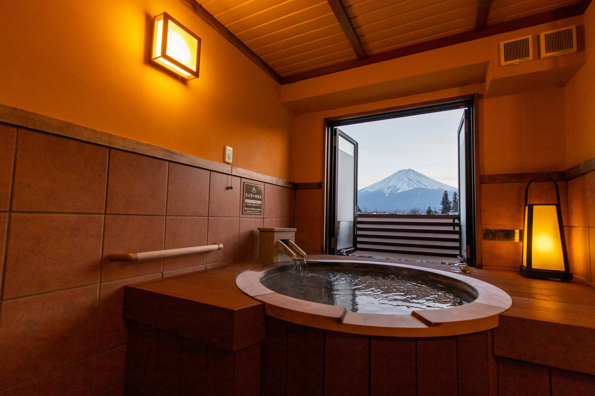 Special Rooms with Open-Air Baths