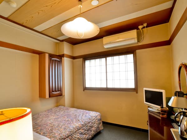 全室半双人床