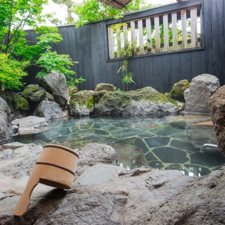 A 100% Natural Source Family Bath