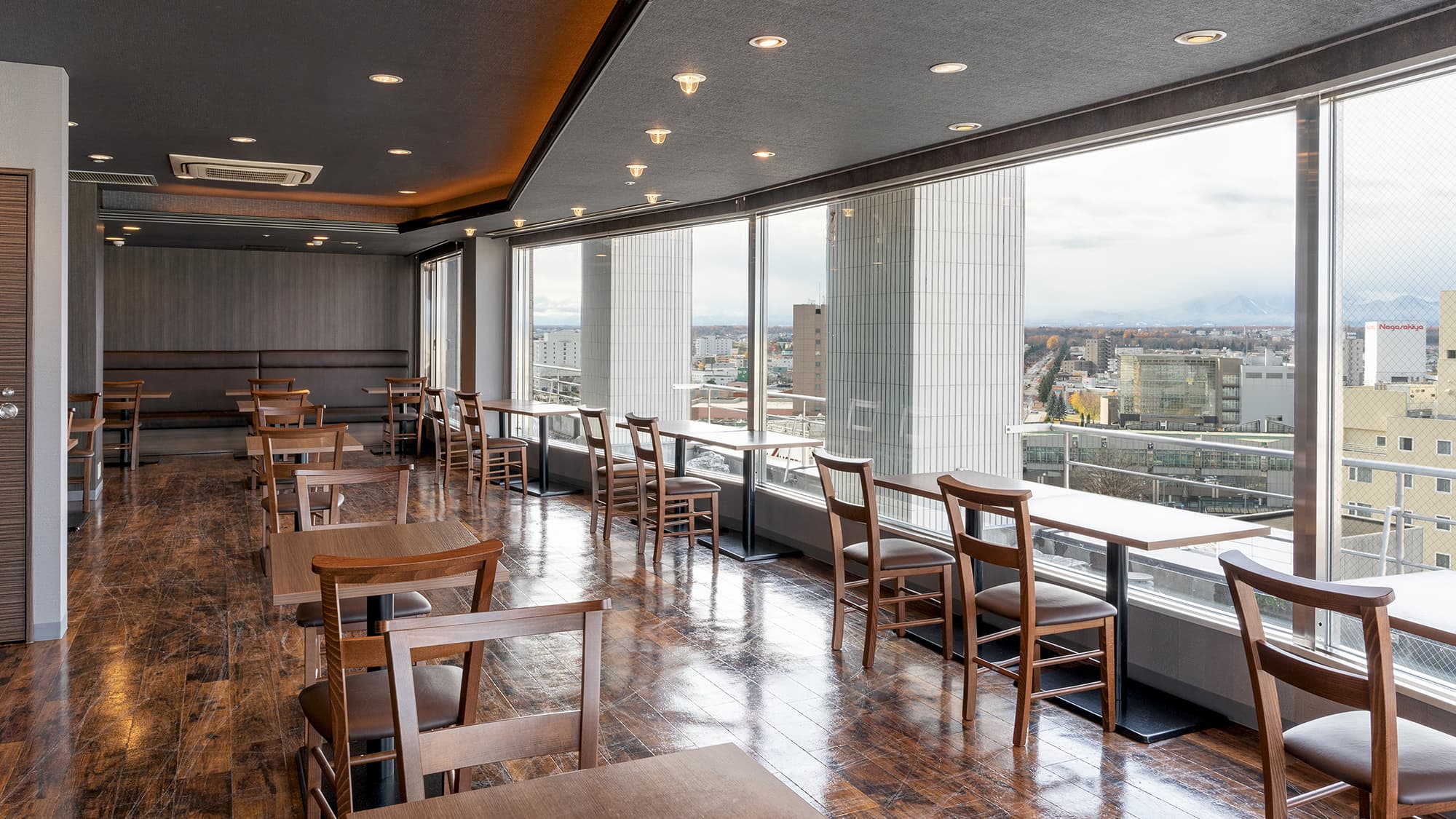 13th-floor breakfast with a view