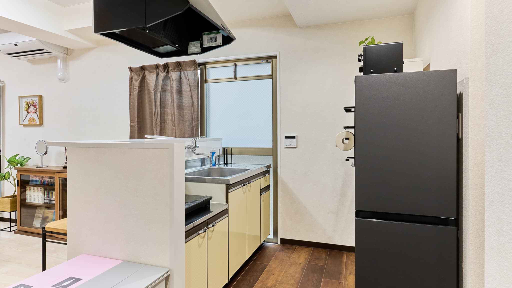 Apartments with full kitchens
