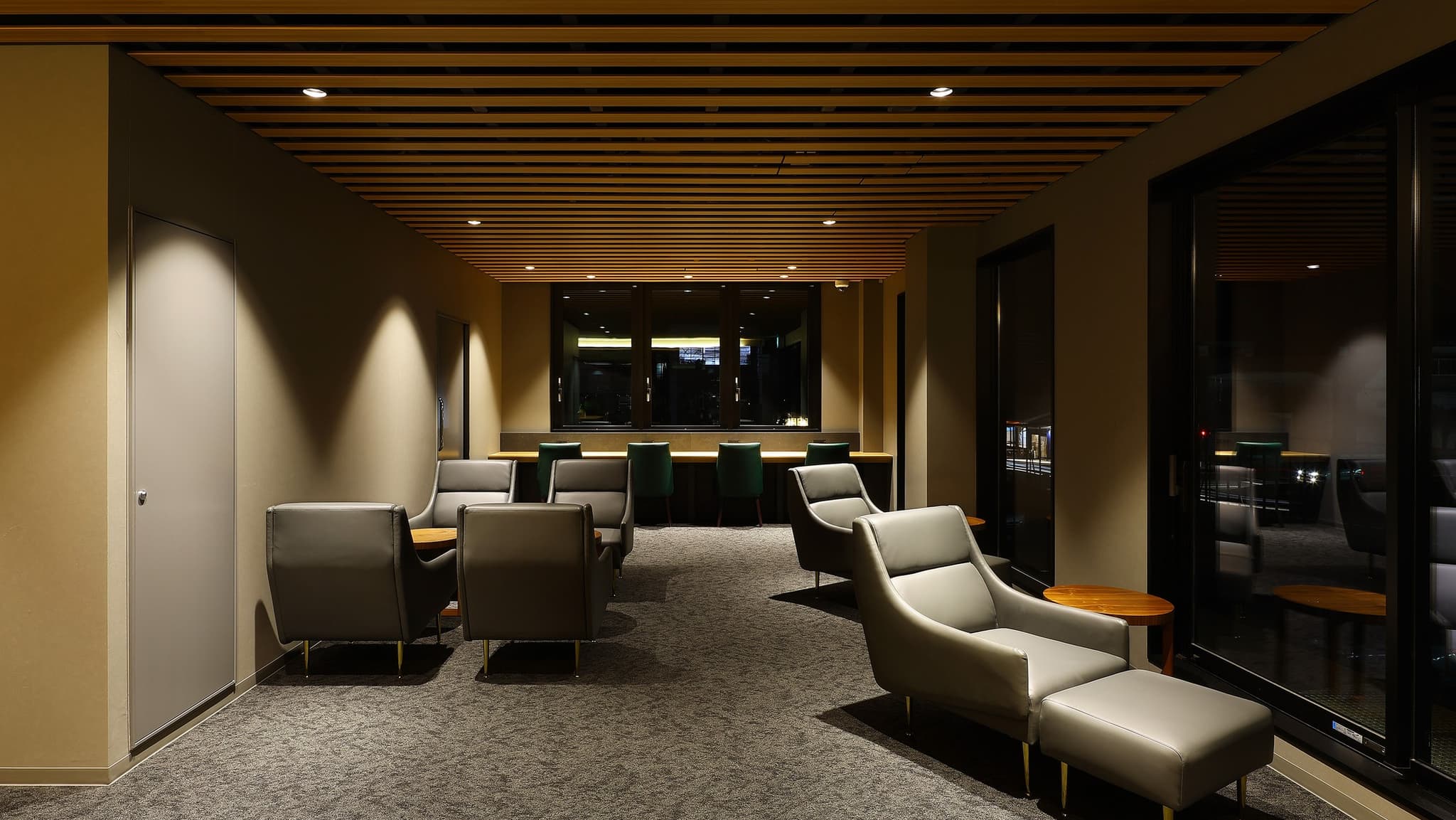 Guest-only lounge