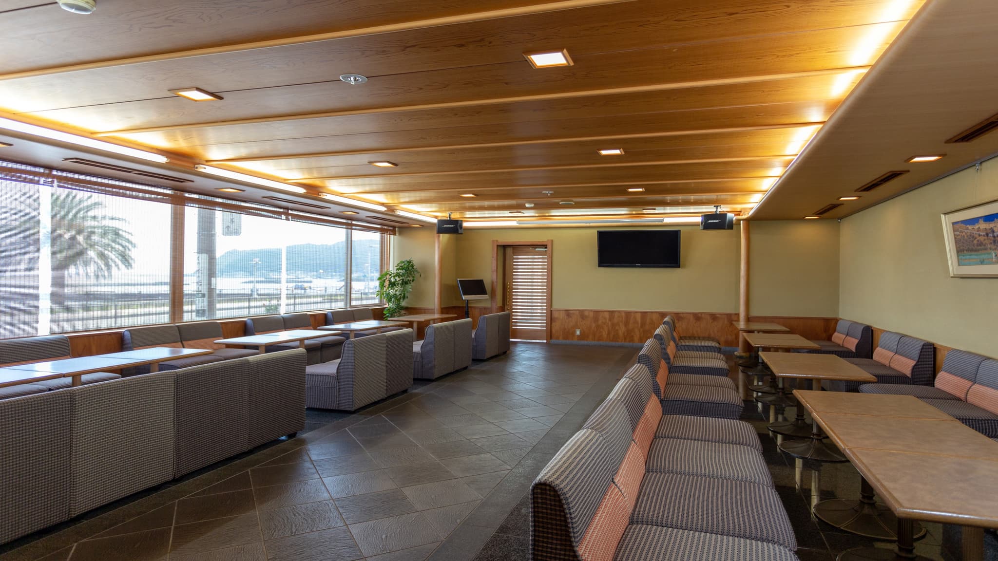 6th-Floor Sky Restaurant 'Sazanami'