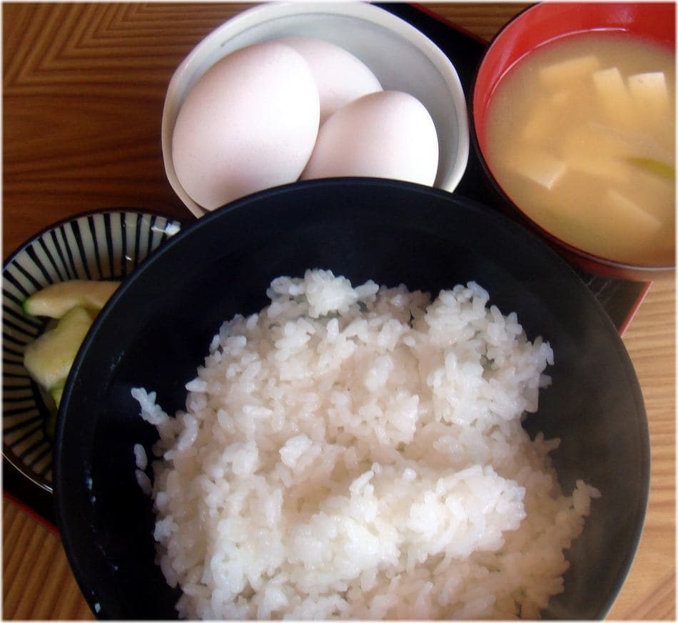 메밀국수와 달걀밥