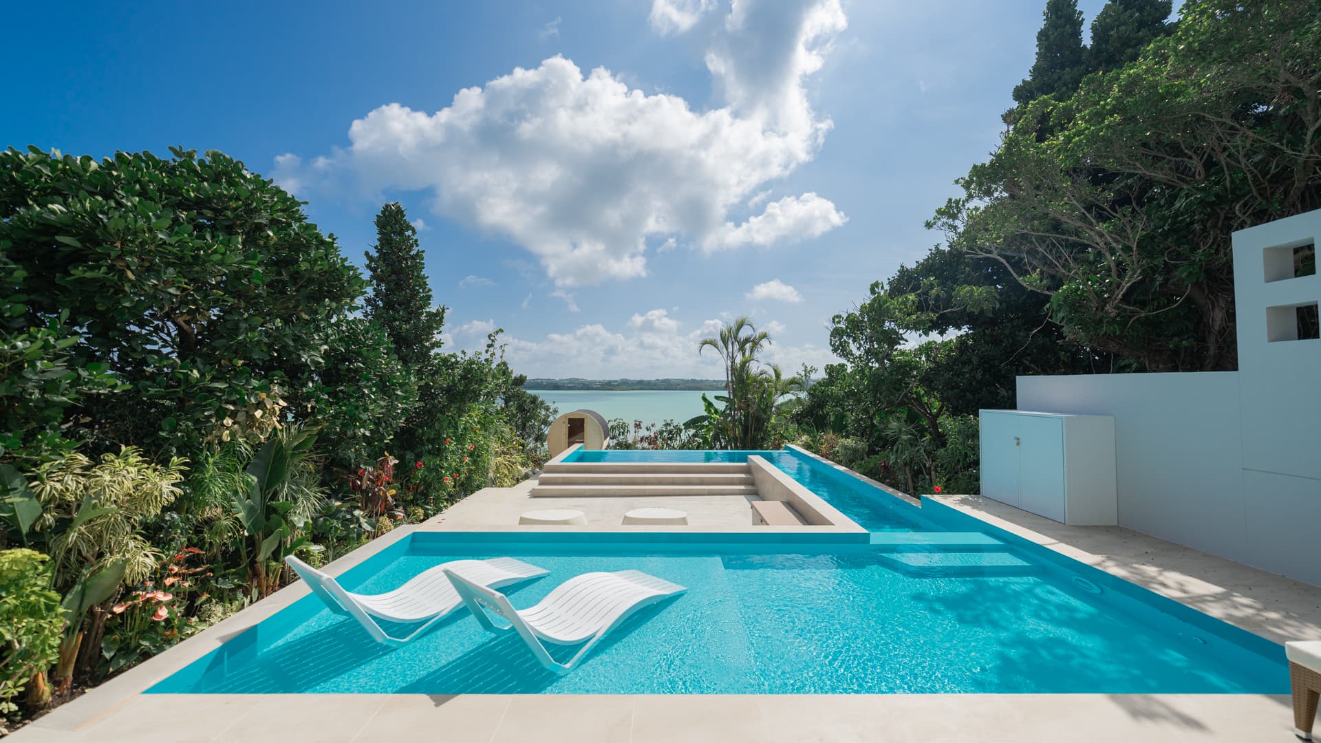 Private pool and sauna in every villa