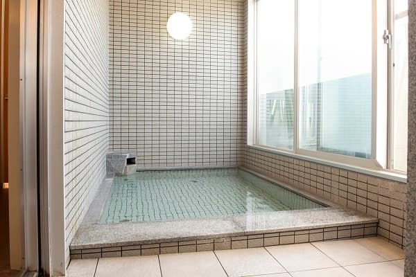 Men's and women's baths