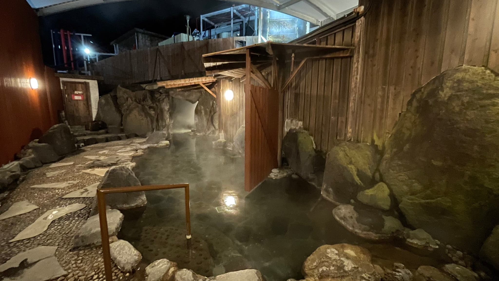 Alkaline rock baths