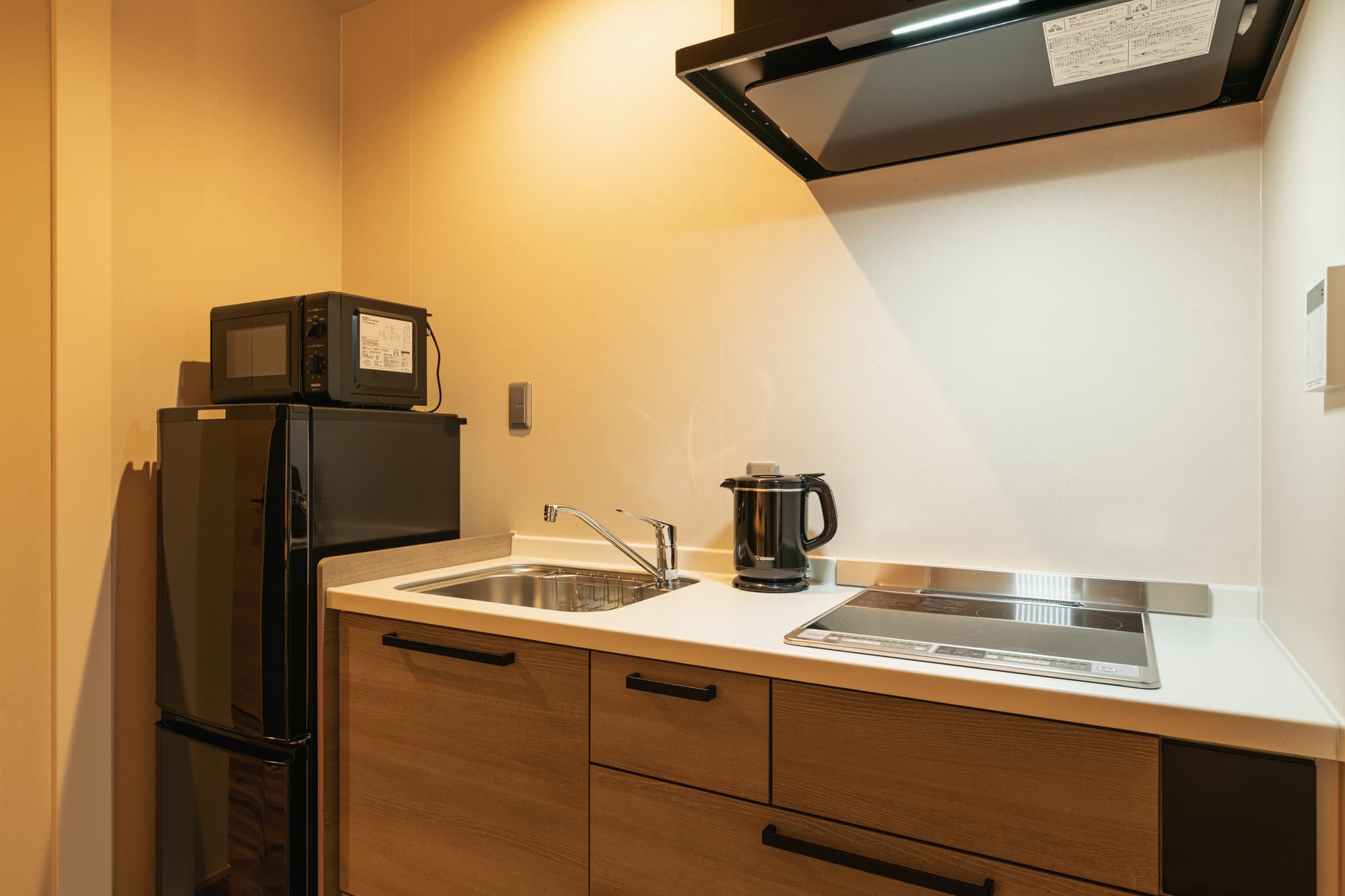 Kitchen and washer in every room