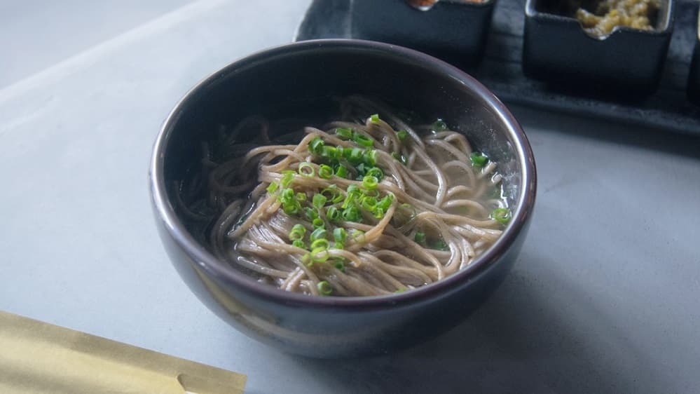밤에 즐기는 무료 소바