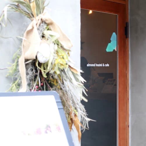 almond hostel and cafe