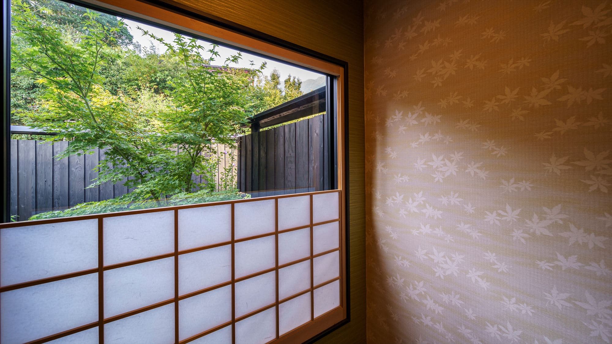 Rooms with a Half-Open-Air Bath
