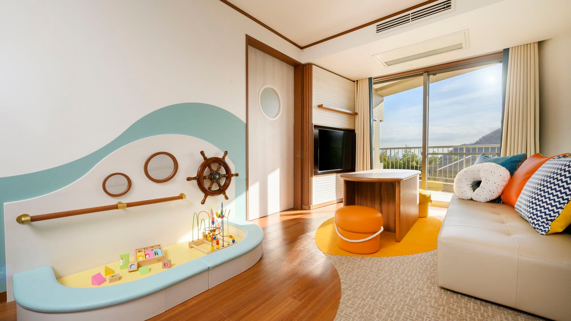 More Rooms Facing the Sea
