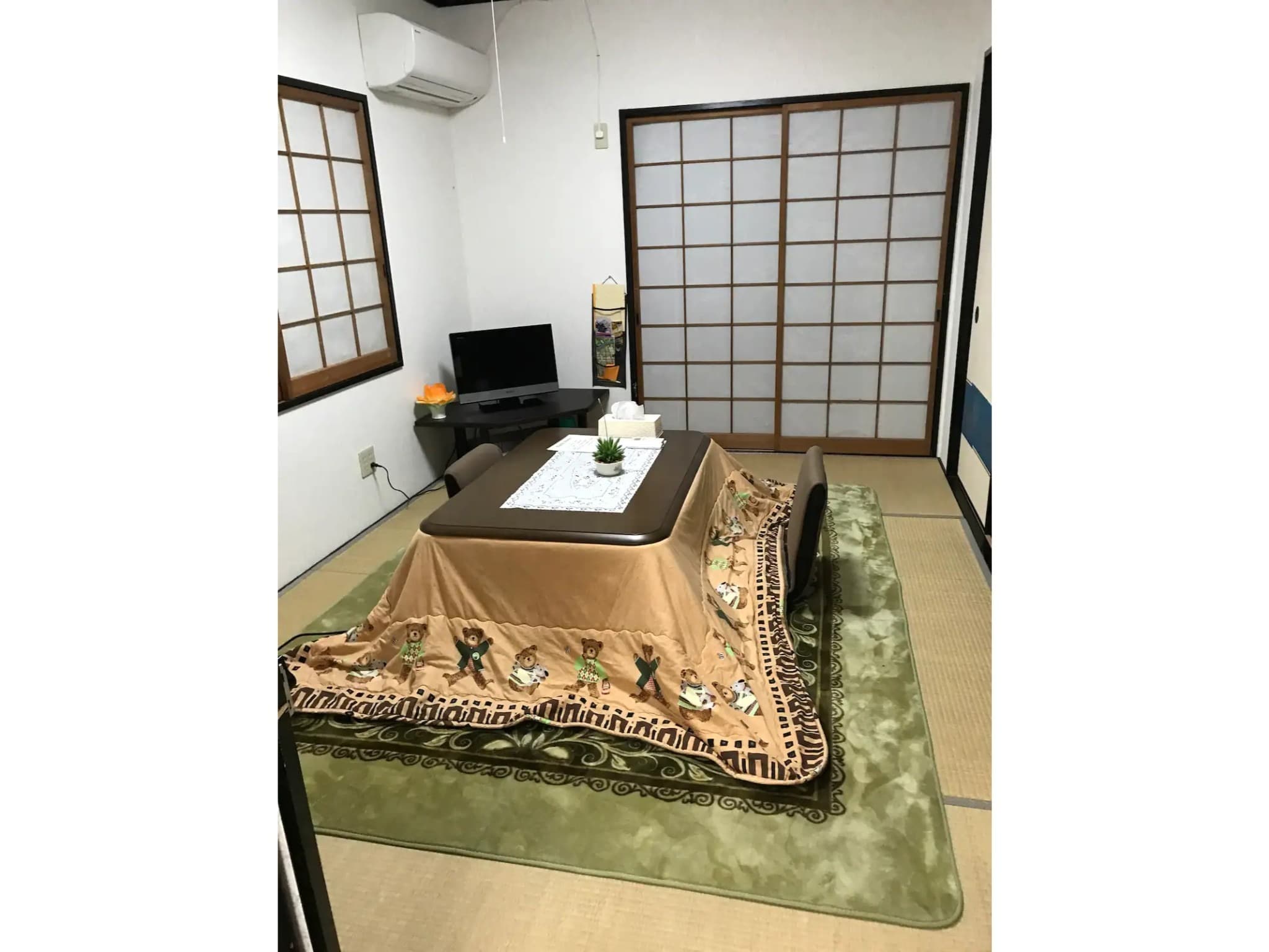 Tatami room for up to 8