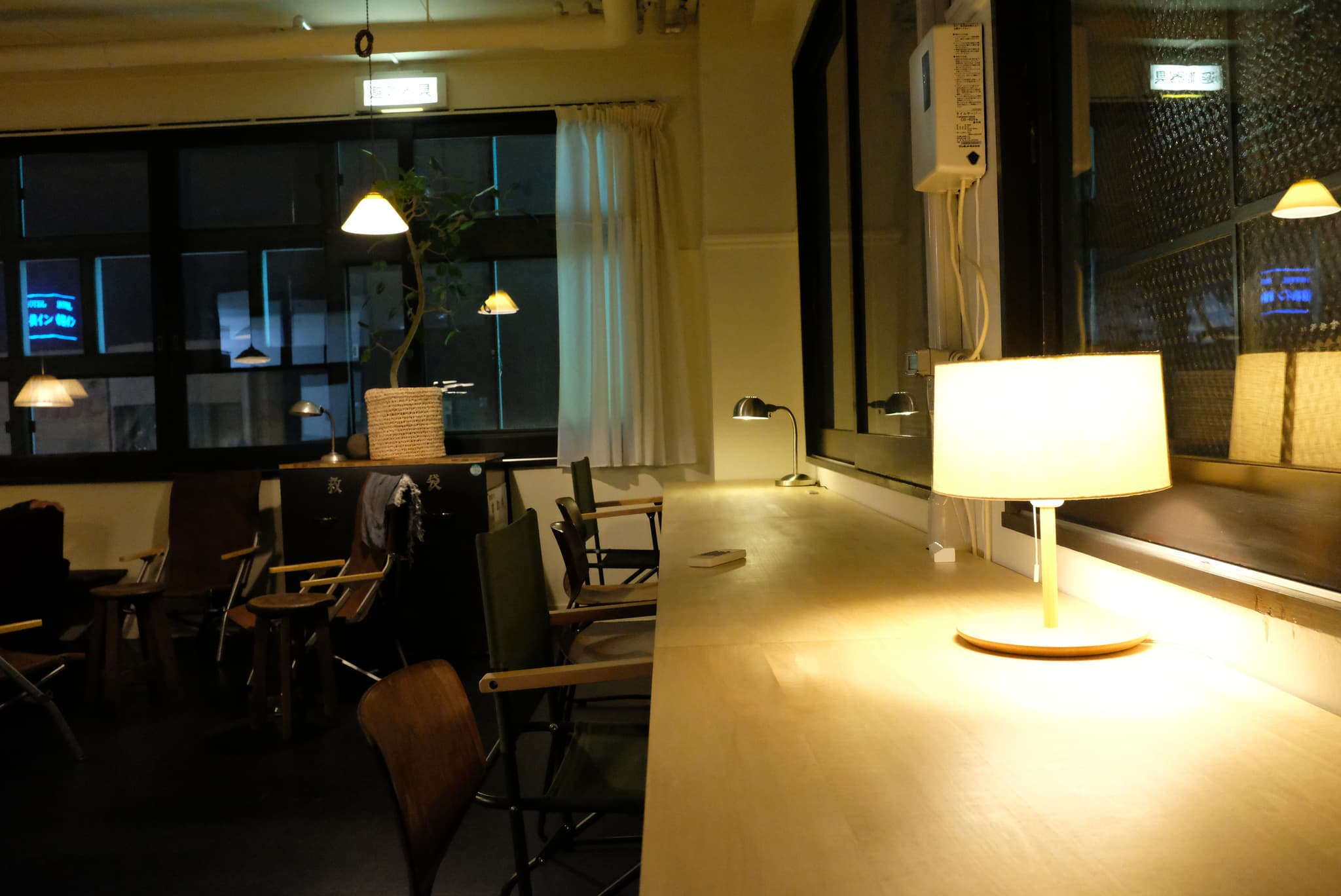 Four guest lounges