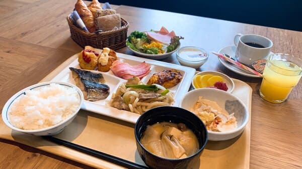 무료 뷔페 조식