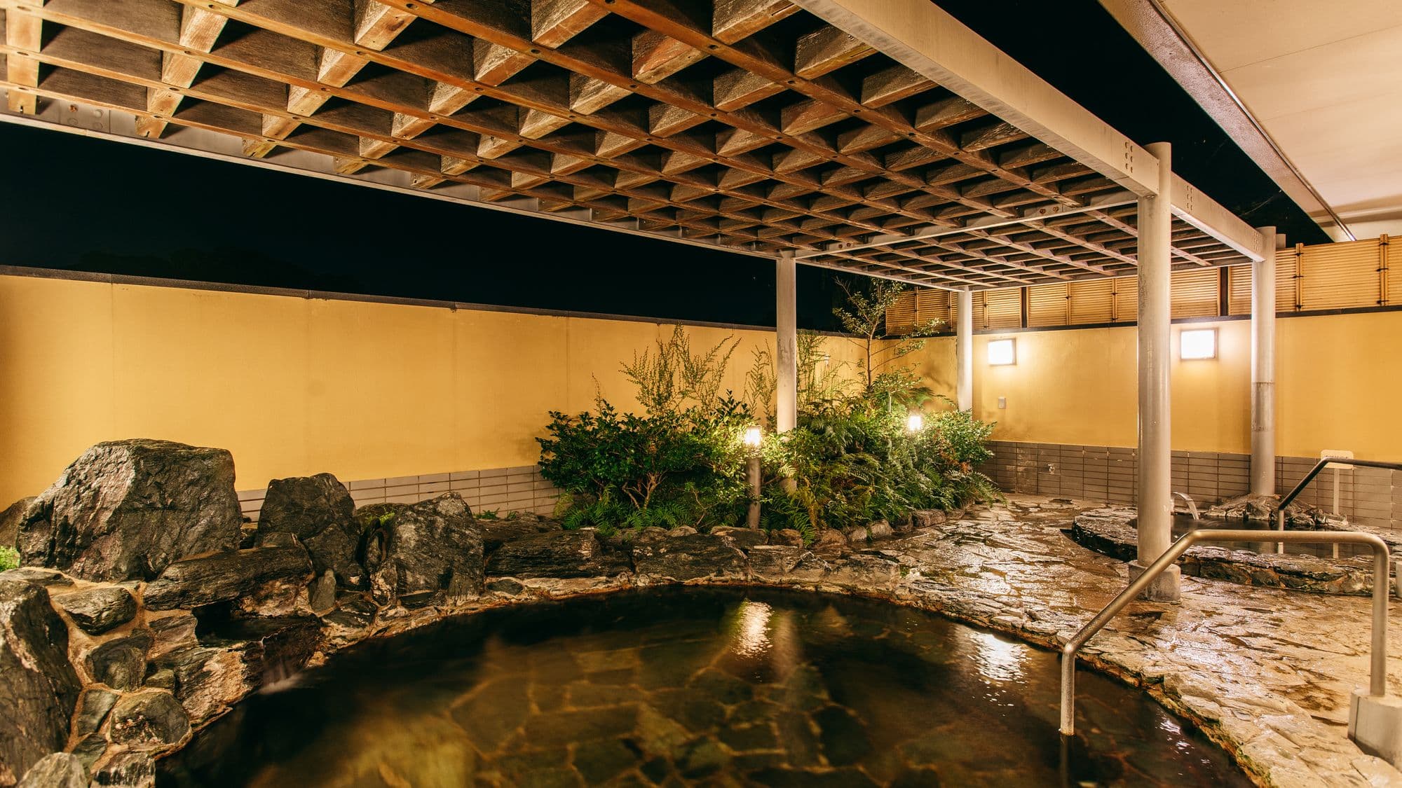 Open-air bath, sauna, private bath
