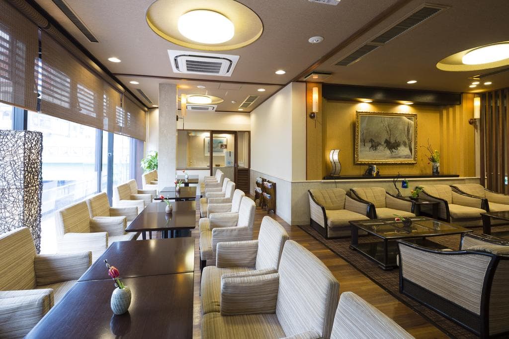 A Ginkgo Lobby in Nipponbashi