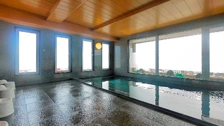 14th-floor view bath