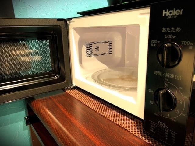 Microwave and air purifier