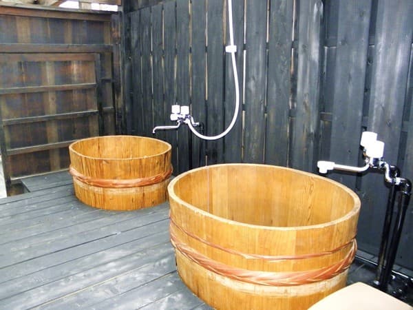 Farmhouse open-air baths