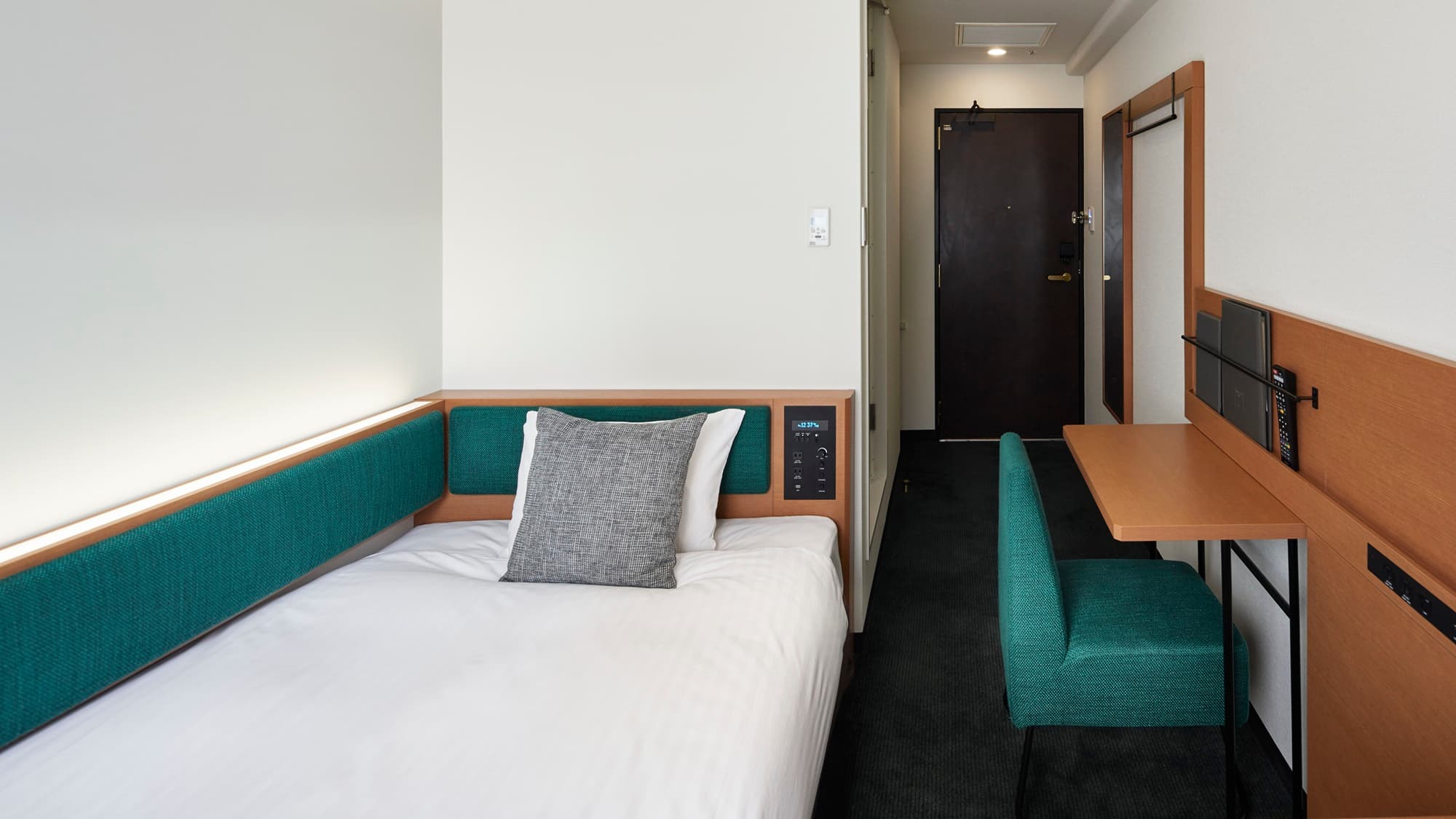 Semi-double beds in singles