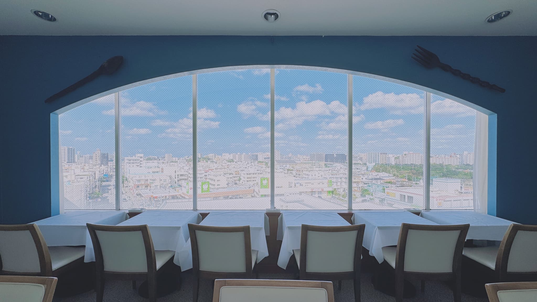 Breakfast with a city view