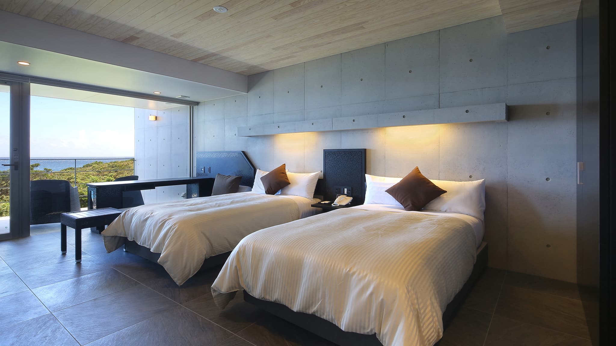 Cliffside Ocean-View Rooms 'Namioto Hiyori'