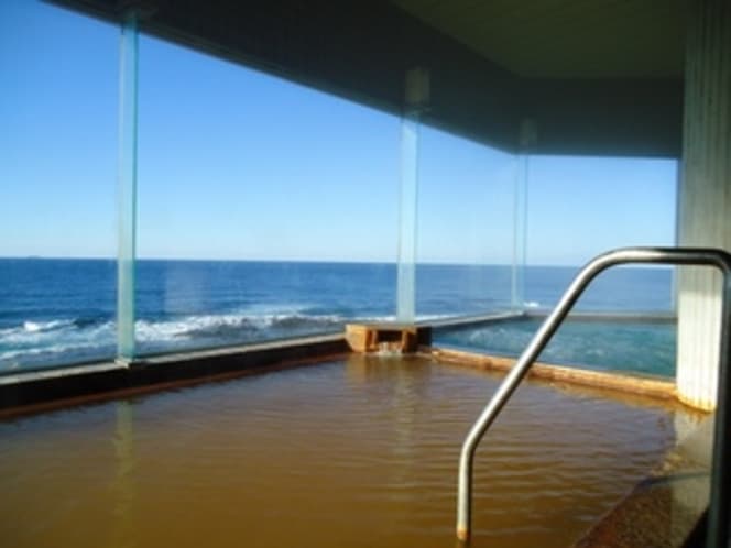 Facilities to Take In the Stars and Sea