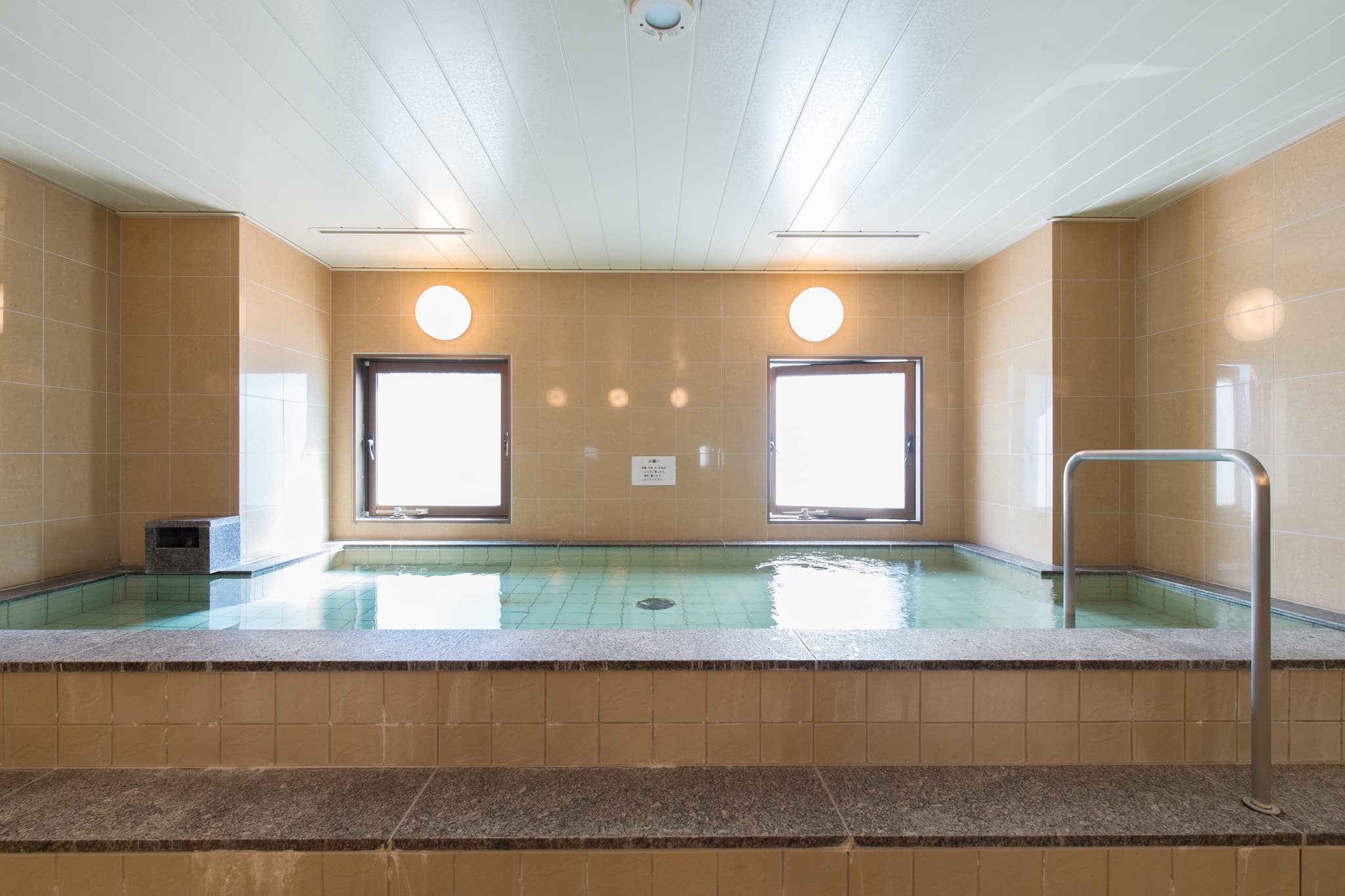 Large baths on the 3rd floor