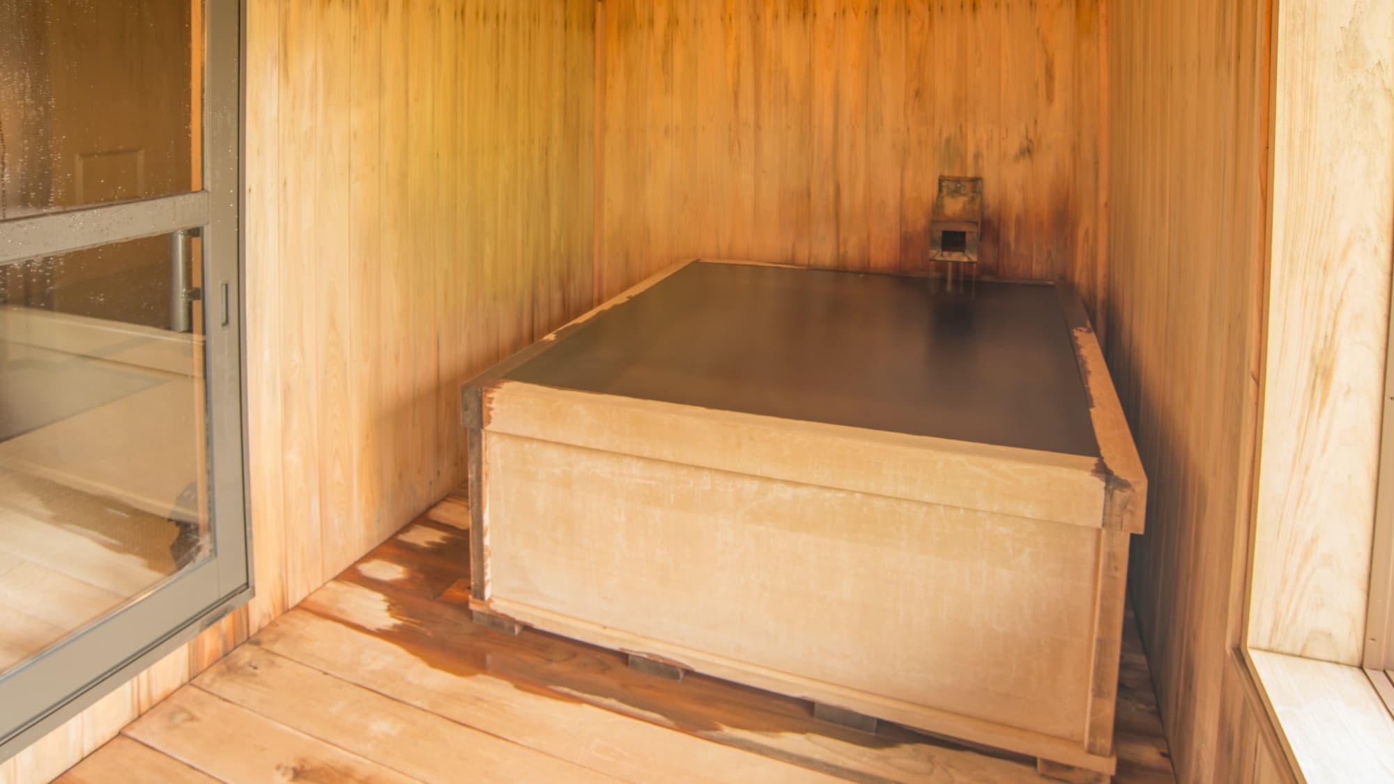 A Milky-White Bath All to Yourself, Outdoors in Your Room